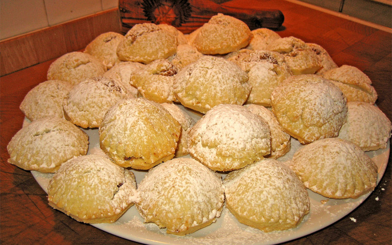 Making deliciously sweet maamoul with date paste!