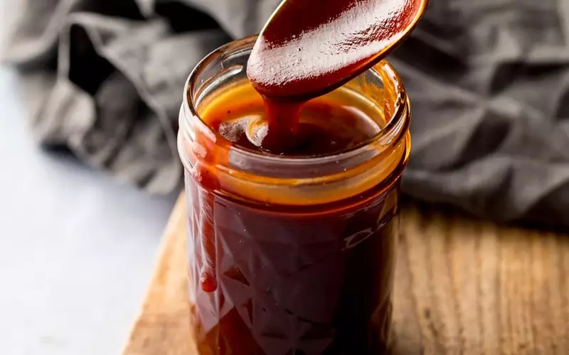 Making Sauces with Date Paste for a Healthier Option