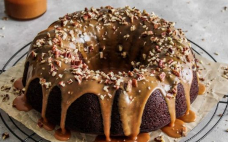 The Benefits of Swapping Maple Syrup for Date Syrup